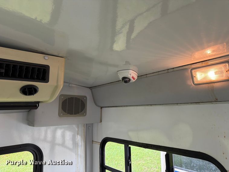 image for item FN2017 2010 Starcraft Starlite shuttle bus