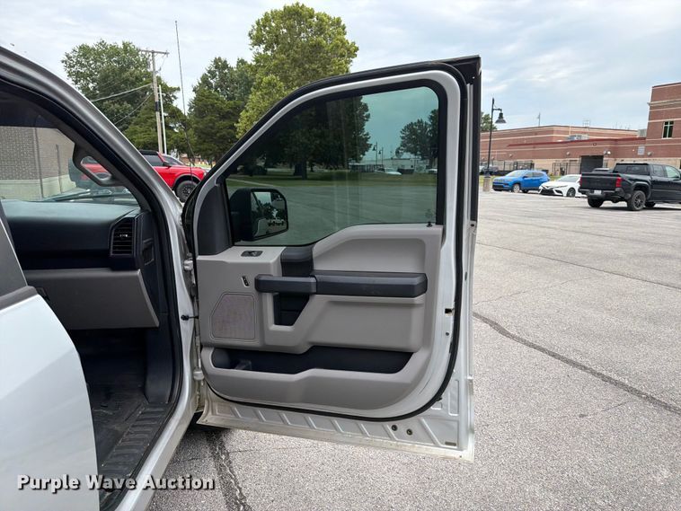 image for item FN2529 2017 Ford F150 Crew Cab pickup truck