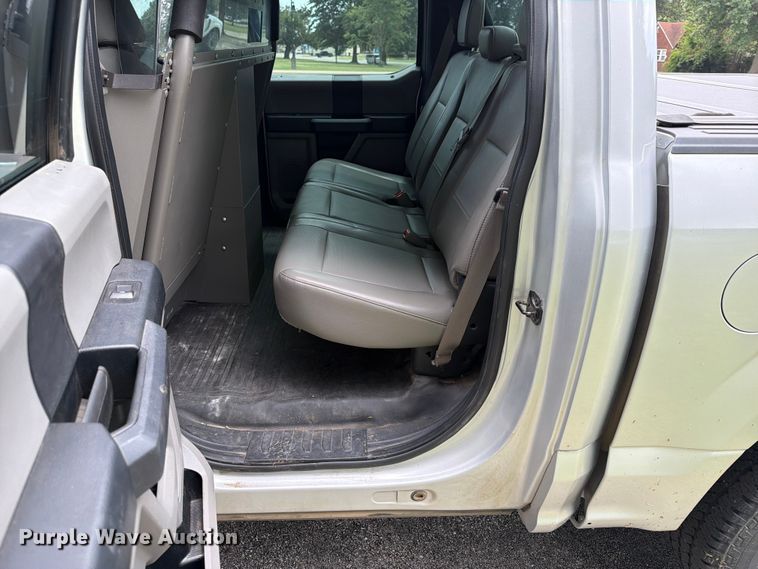 image for item FN2529 2017 Ford F150 Crew Cab pickup truck