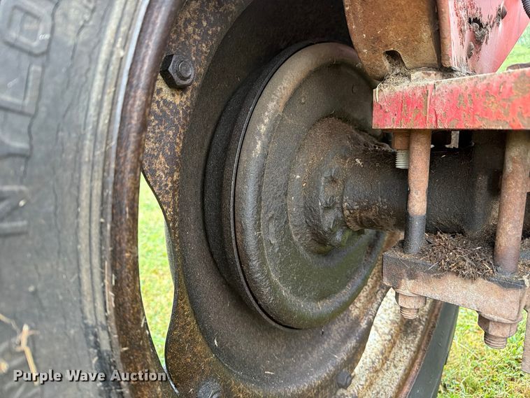 image for item FN2530 1978 Massey Ferguson 230 tractor