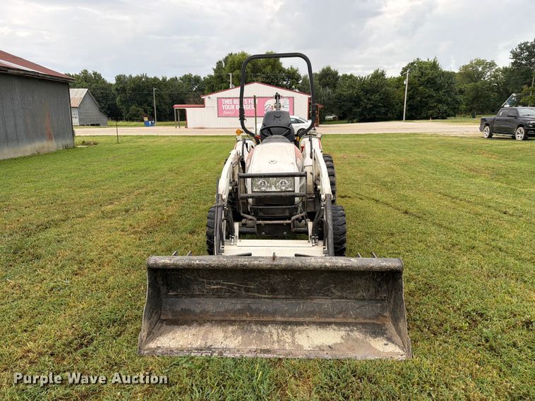 image for item FN2531 2009 Bobcat CT230 MFWD tractor