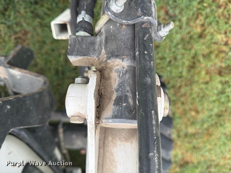 image for item FN2531 2009 Bobcat CT230 MFWD tractor