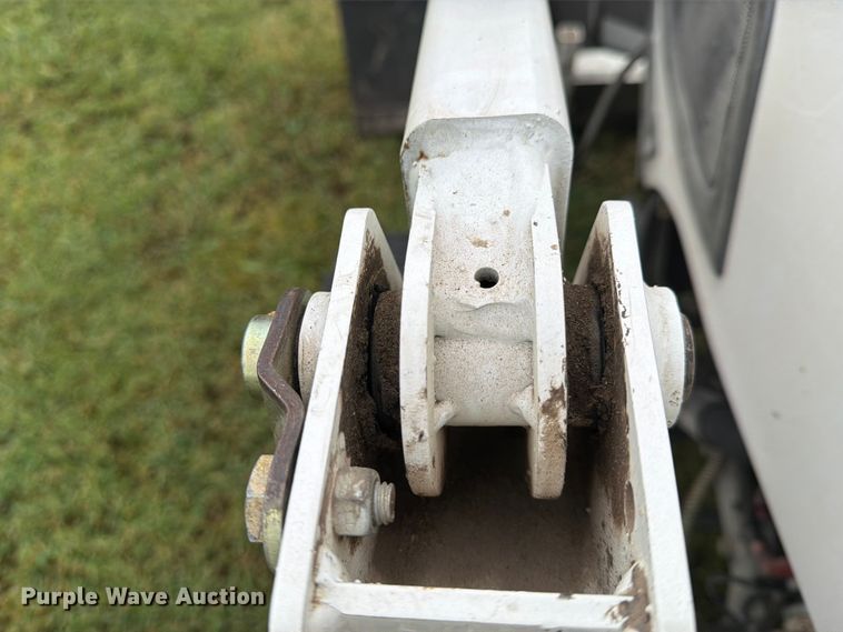 image for item FN2531 2009 Bobcat CT230 MFWD tractor
