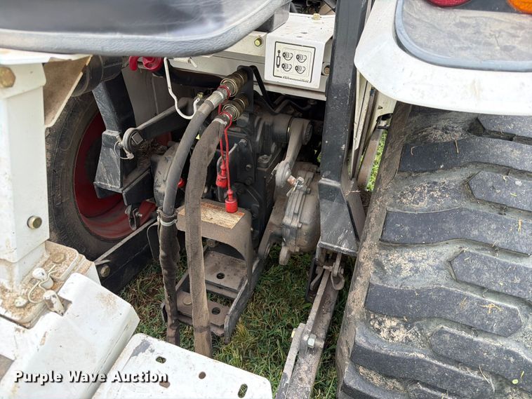 image for item FN2531 2009 Bobcat CT230 MFWD tractor