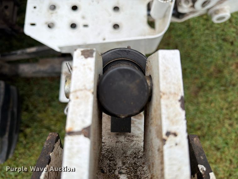 image for item FN2531 2009 Bobcat CT230 MFWD tractor