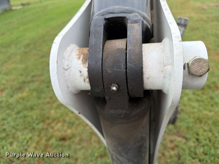 image for item FN2531 2009 Bobcat CT230 MFWD tractor