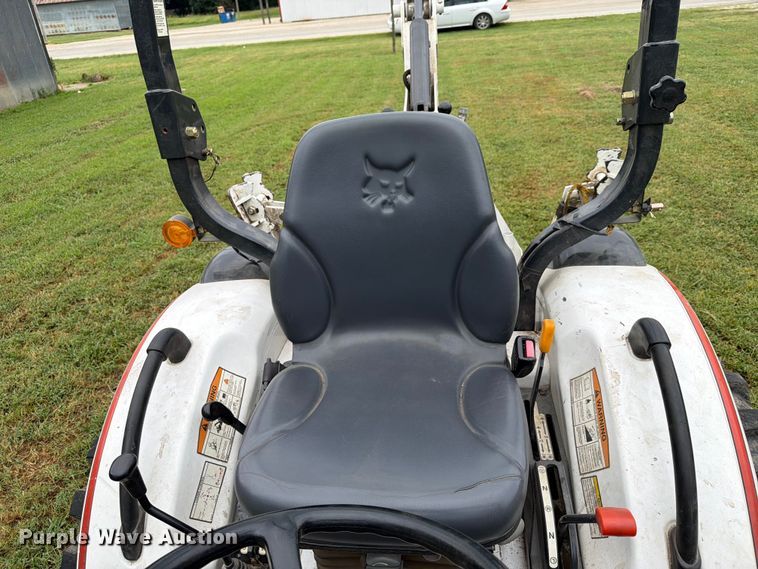 image for item FN2531 2009 Bobcat CT230 MFWD tractor