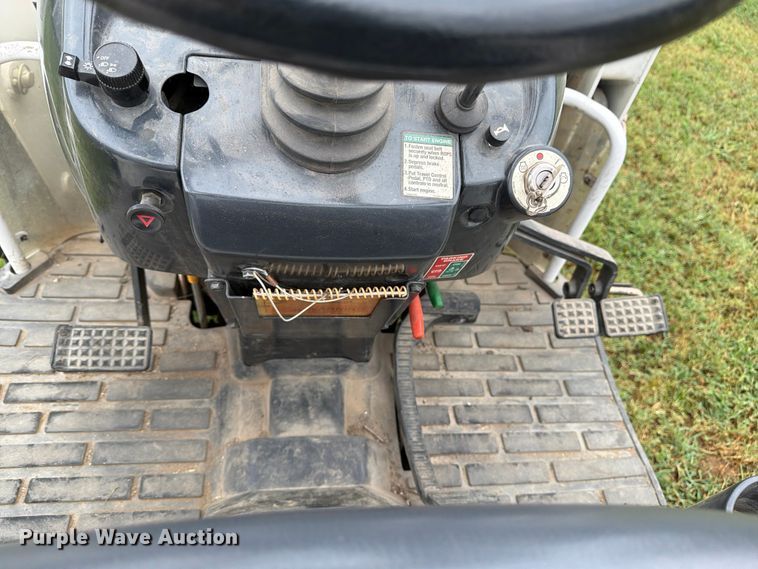 image for item FN2531 2009 Bobcat CT230 MFWD tractor