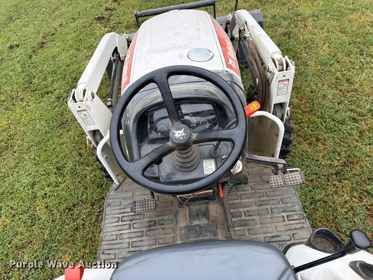 image for item FN2531 2009 Bobcat CT230 MFWD tractor