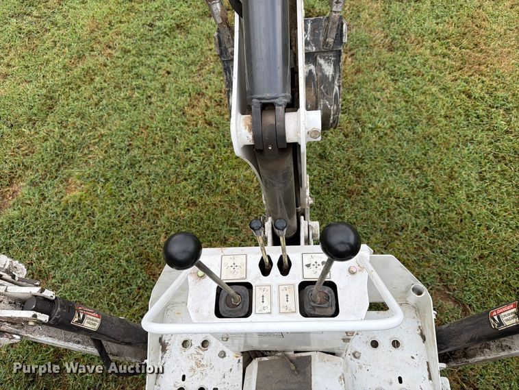 image for item FN2531 2009 Bobcat CT230 MFWD tractor