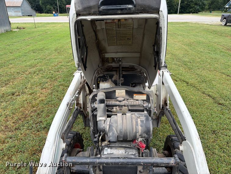 image for item FN2531 2009 Bobcat CT230 MFWD tractor