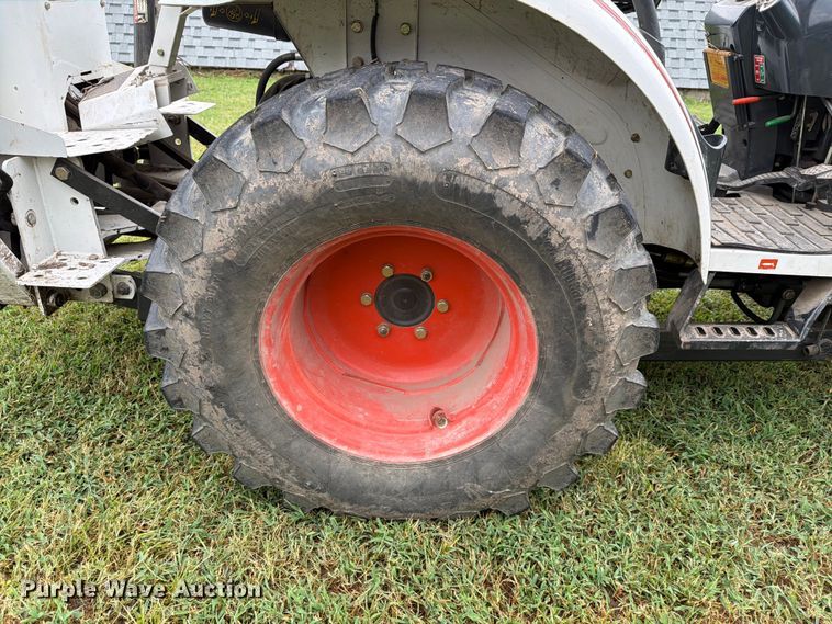 image for item FN2531 2009 Bobcat CT230 MFWD tractor