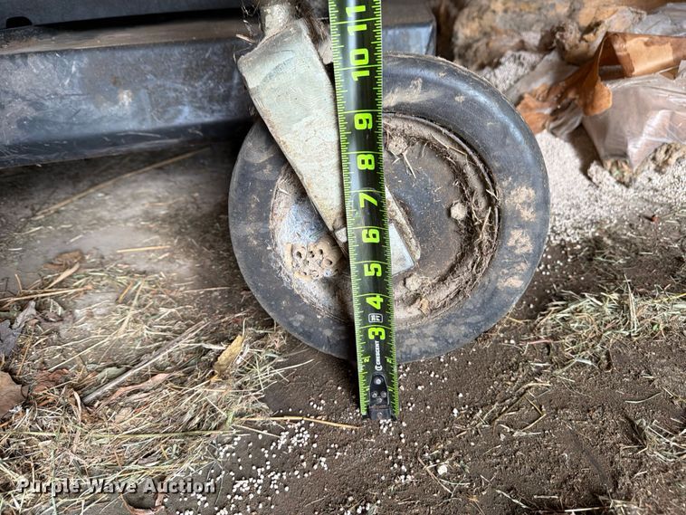 image for item FN2532 Bobcat 3EM72 finish mower
