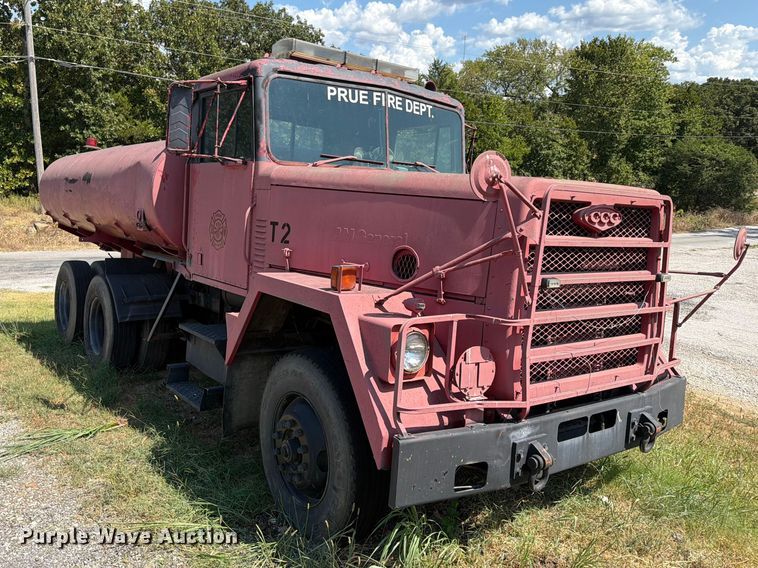 image for item FN2549 1983 AM General M915-A1 water truck