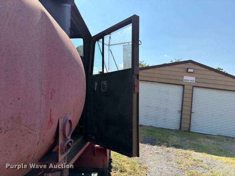 image for item FN2549 1983 AM General M915-A1 water truck