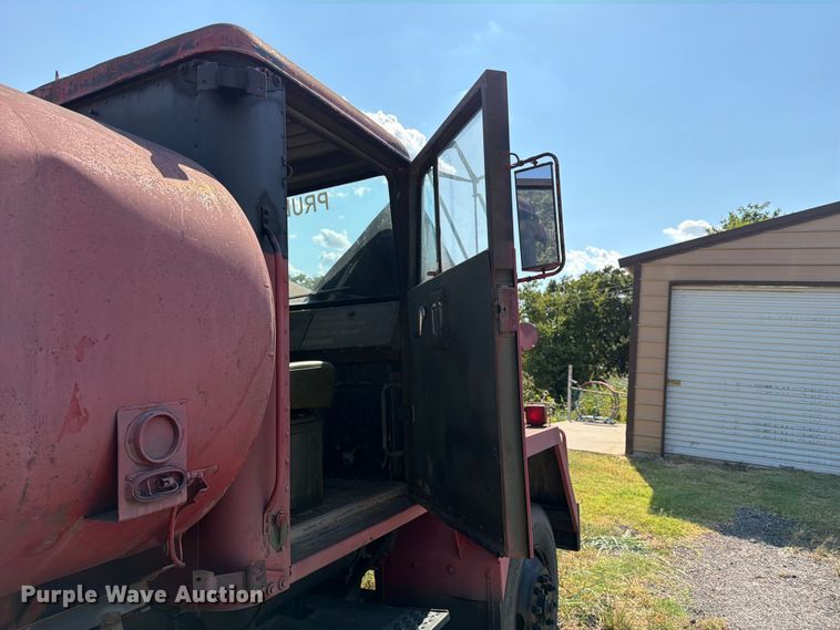 image for item FN2549 1983 AM General M915-A1 water truck