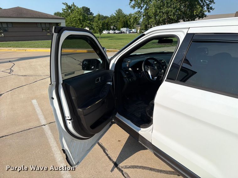 image for item FT6112 2015 Ford Explorer Police SUV