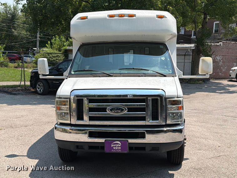 image for item FT6122 2012 Ford E350 Super Duty shuttle bus