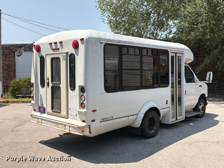 image for item FT6122 2012 Ford E350 Super Duty shuttle bus