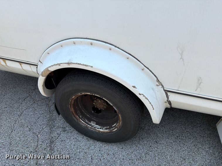 image for item FT6122 2012 Ford E350 Super Duty shuttle bus