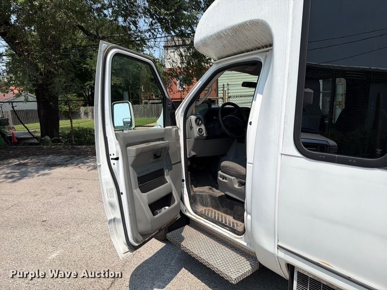 image for item FT6122 2012 Ford E350 Super Duty shuttle bus