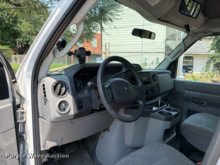 image for item FT6122 2012 Ford E350 Super Duty shuttle bus