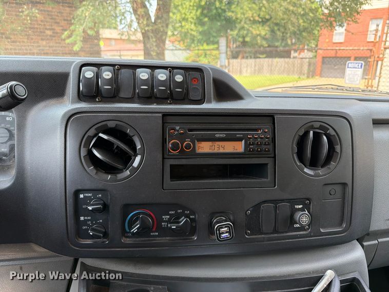 image for item FT6122 2012 Ford E350 Super Duty shuttle bus