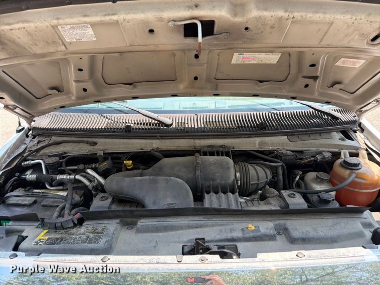 image for item FT6122 2012 Ford E350 Super Duty shuttle bus