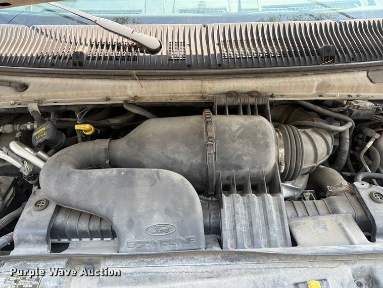 image for item FT6122 2012 Ford E350 Super Duty shuttle bus
