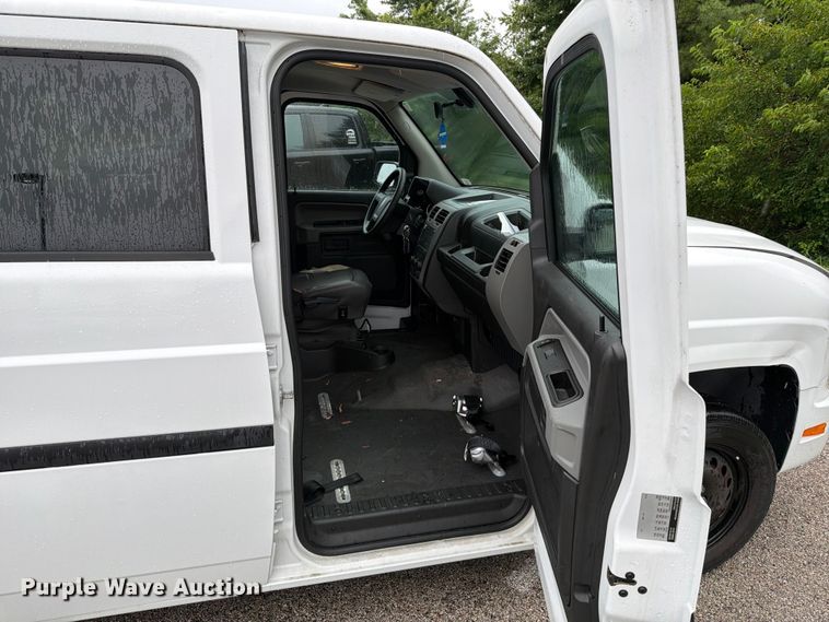 image for item FT6137 2016 Am General MV-1 SUV