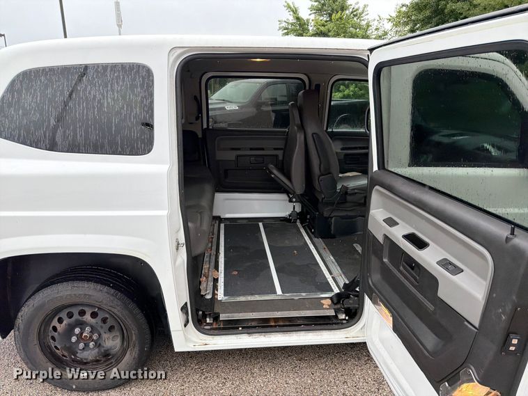 image for item FT6137 2016 Am General MV-1 SUV