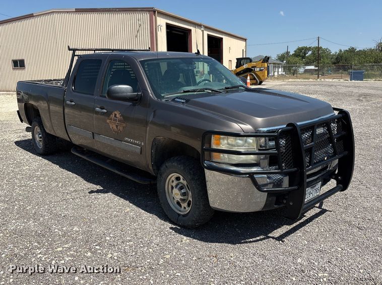 image for item JM9427 2008 Chevrolet Silverado 2500 Crew Cab pickup truck