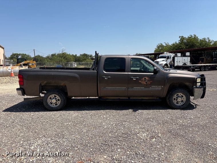 image for item JM9427 2008 Chevrolet Silverado 2500 Crew Cab pickup truck
