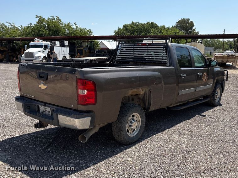 image for item JM9427 2008 Chevrolet Silverado 2500 Crew Cab pickup truck