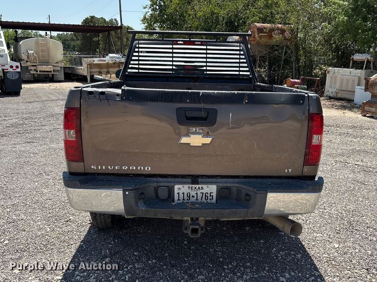 image for item JM9427 2008 Chevrolet Silverado 2500 Crew Cab pickup truck