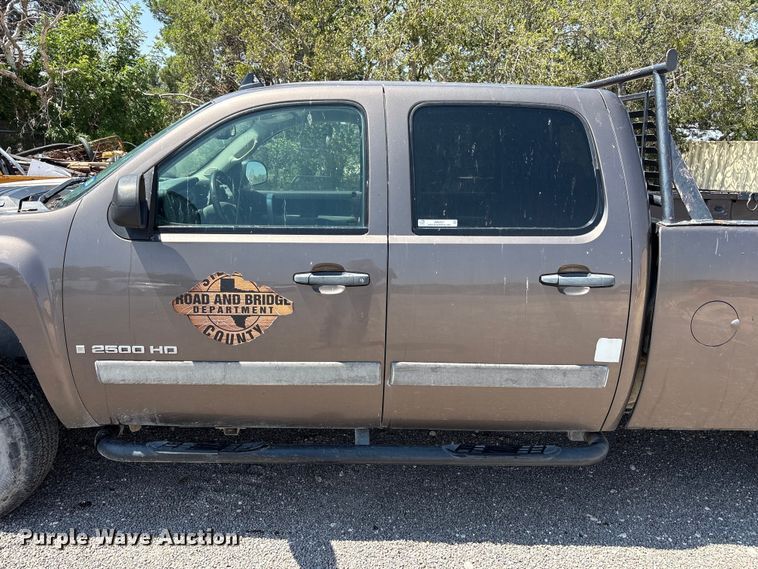 image for item JM9427 2008 Chevrolet Silverado 2500 Crew Cab pickup truck