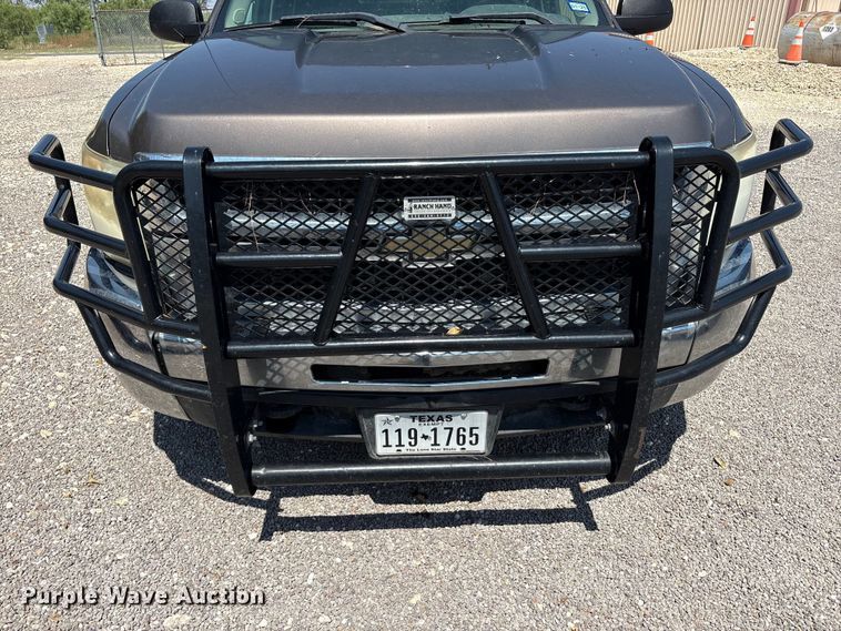 image for item JM9427 2008 Chevrolet Silverado 2500 Crew Cab pickup truck