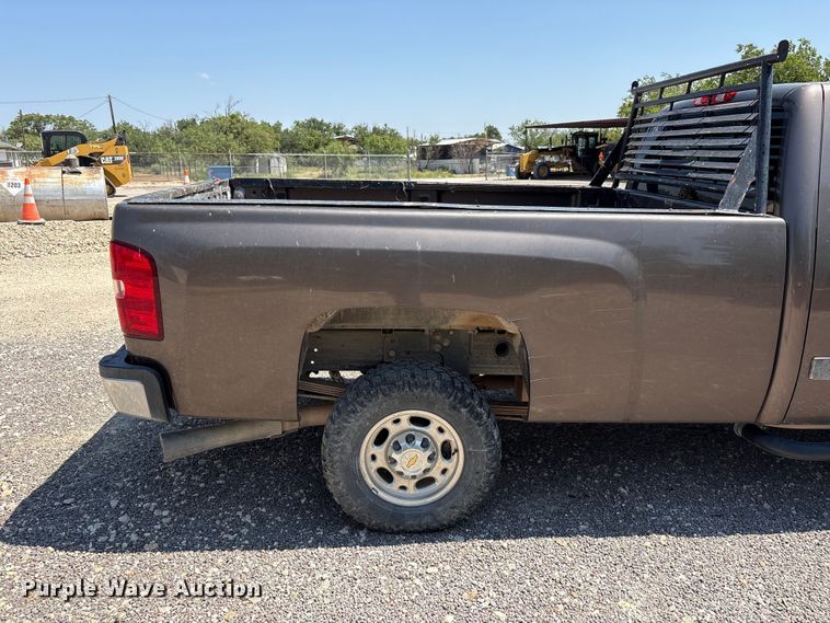 image for item JM9427 2008 Chevrolet Silverado 2500 Crew Cab pickup truck
