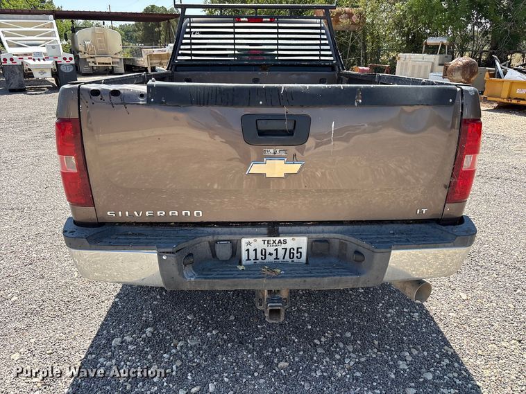 image for item JM9427 2008 Chevrolet Silverado 2500 Crew Cab pickup truck