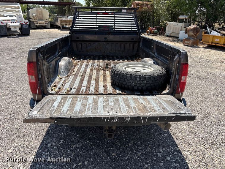 image for item JM9427 2008 Chevrolet Silverado 2500 Crew Cab pickup truck