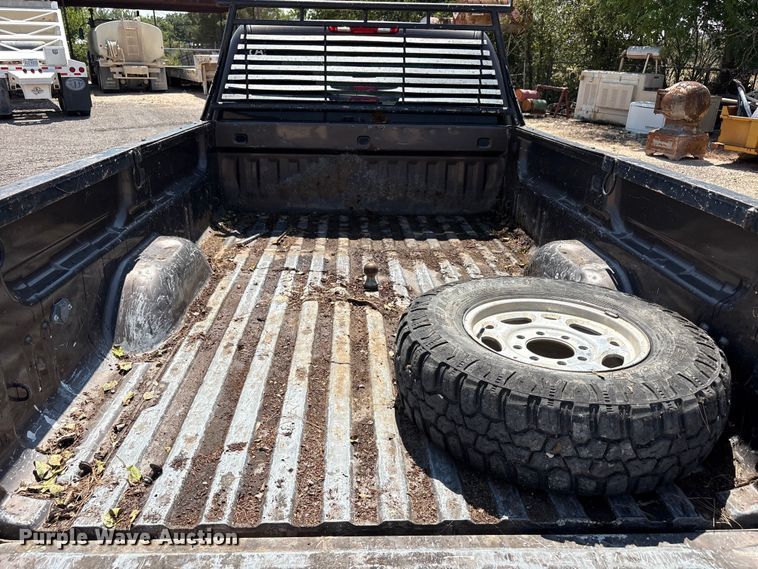 image for item JM9427 2008 Chevrolet Silverado 2500 Crew Cab pickup truck