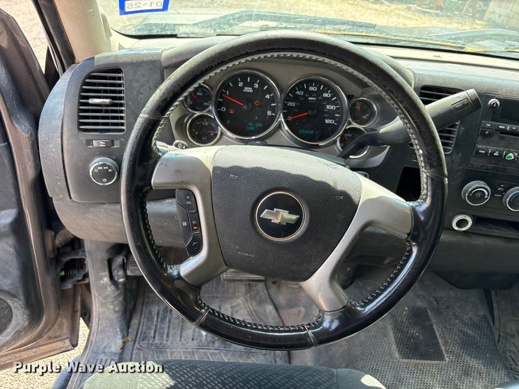 image for item JM9427 2008 Chevrolet Silverado 2500 Crew Cab pickup truck