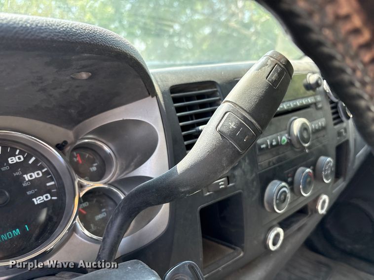 image for item JM9427 2008 Chevrolet Silverado 2500 Crew Cab pickup truck