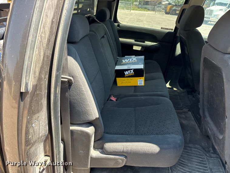 image for item JM9427 2008 Chevrolet Silverado 2500 Crew Cab pickup truck