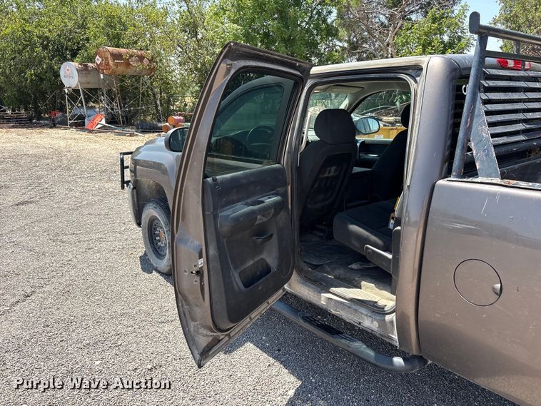 image for item JM9427 2008 Chevrolet Silverado 2500 Crew Cab pickup truck