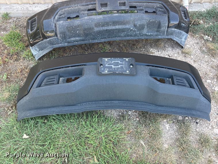 image for item JM9429 Bumpers and tires