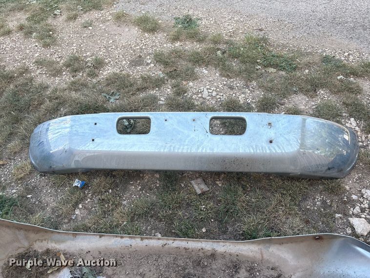 image for item JM9429 Bumpers and tires