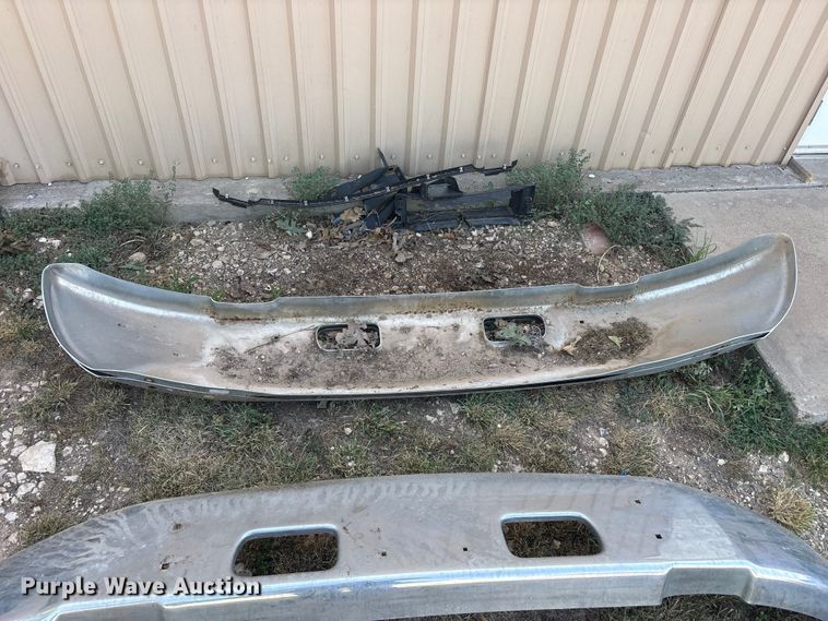 image for item JM9429 Bumpers and tires