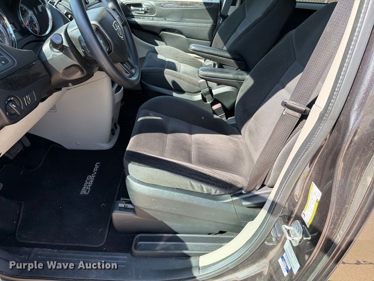 image for item MZ9757 2017 Dodge Grand Caravan van