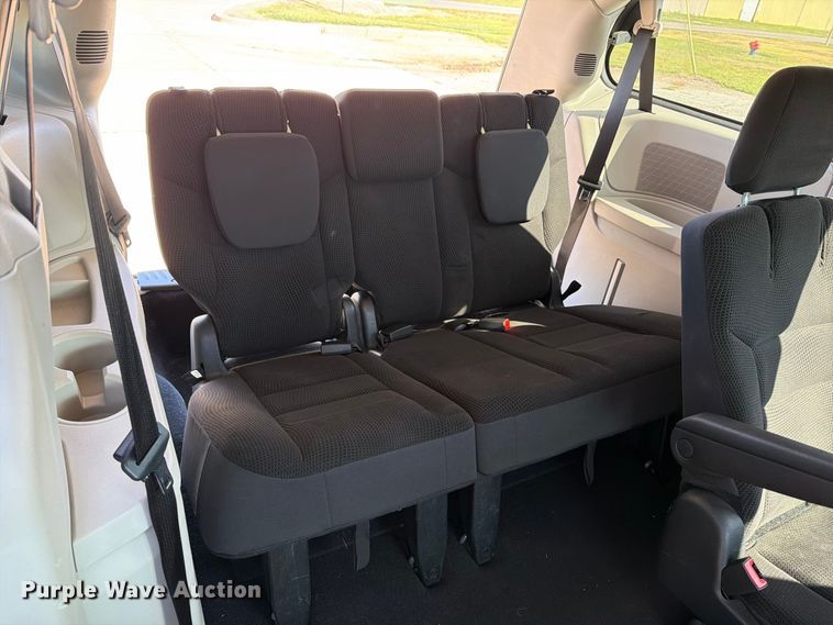 image for item MZ9757 2017 Dodge Grand Caravan van